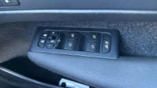 Volvo Xc40 2.0 B4P Plus Dark 5dr AWD Auto Petrol Estate